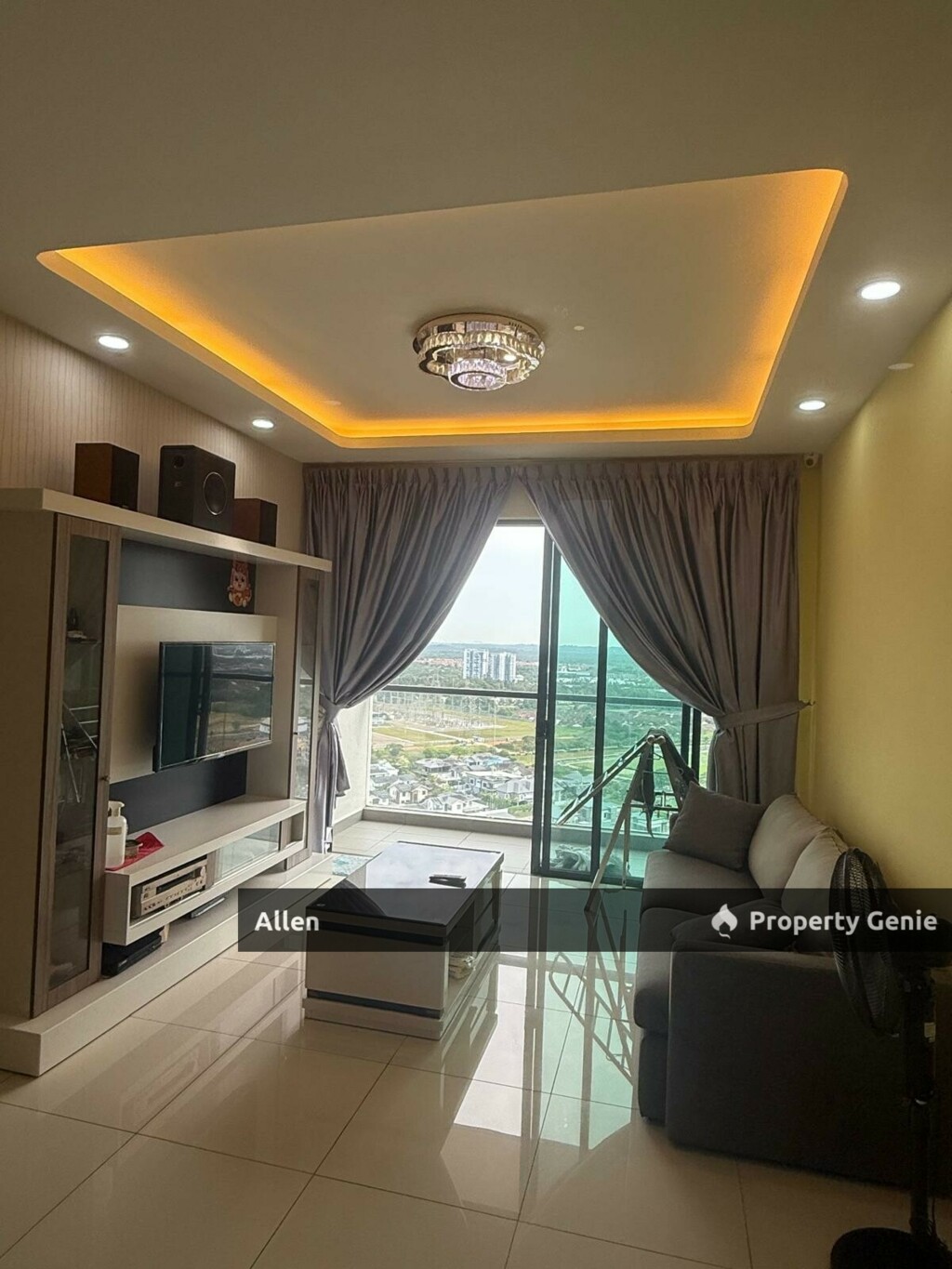 High-Floor Apartment @ The Raffles Suites