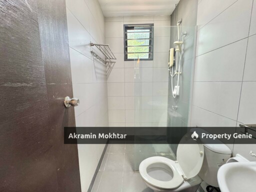 Freehold & Renovated | 2.5 Storey Terrace Intermediate TTDI Grove Phase 10, Kajang