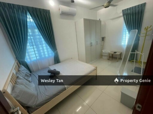 2 Storey Bungalow Paya Rumput Perdana 24/7 Gated Guarded 4 Beds | 3 Baths Fully Furnished & Fitted Land Size: 50 x 80