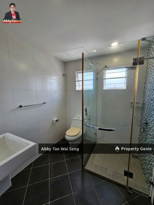 Taman Hilltop | Semi-D | Spacious | Move-In Condition