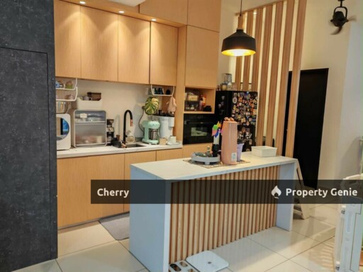 **Bandar Cemerlang 超美装修屋‼️** 🔥 **For Sale | RM830K Nego** 🔥 想找一间 **Freehold + Non-Bumi + G&G** 的双层排屋？这间可以看看！😍