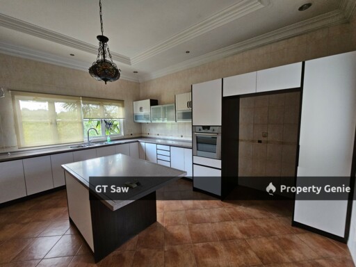 Peaceful 2.5 Storey Bungalow Bangi Golf Resort For Rent