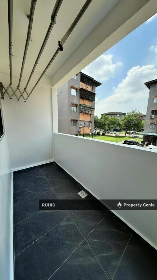 Level 1 Renovated Flat Geharu Taman Rinting Masai | 3 Bedrooms 2 Bathrooms | Freehold