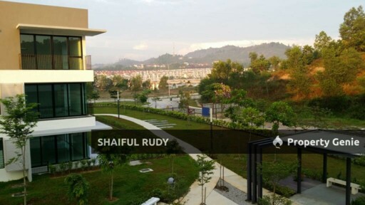 Cahaya SPK Gem: Spacious Townhouse with Premium Features!