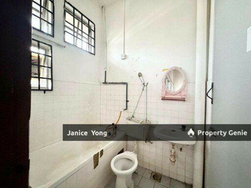 Taman Skudai Baru Jalan Hang Lekir End Lot Terrace House