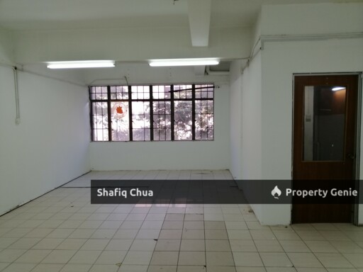 Good Location First Floor Office Lot in Bandar Baru Sentul For Rent