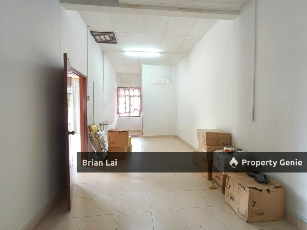 Single Storey @ Jalan NB2 / Taman Nusa Bestari 2 / Corner Unit