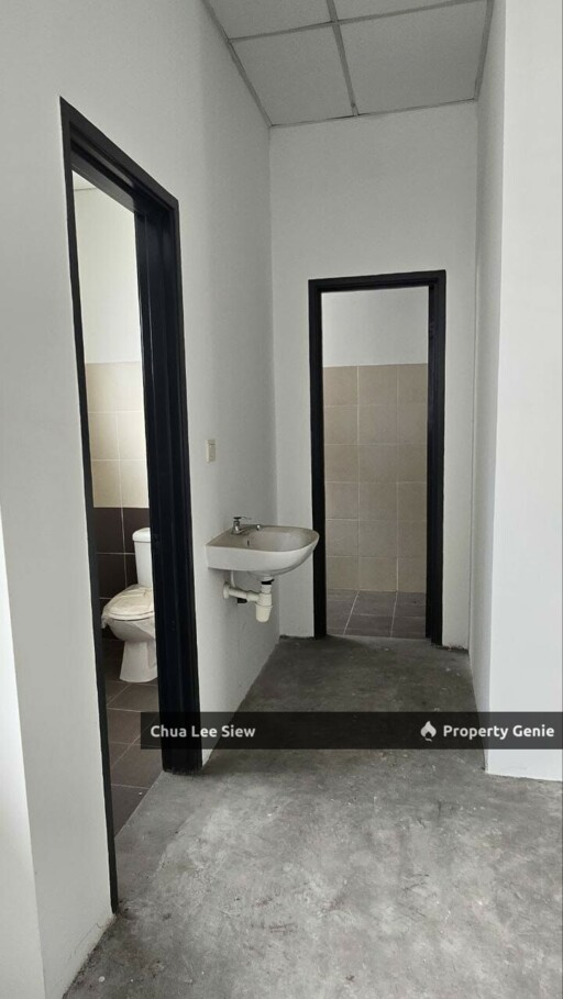 Shoplot (2nd floor) for RENT at Jln Kota Putri