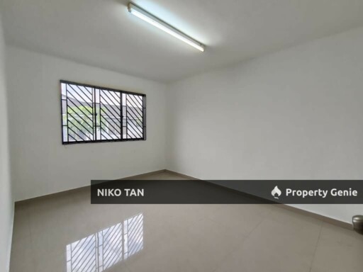 [FULL LOAN]2Storey Jalan Johar Desa Cemerlang, Ulu Tiram For Sale