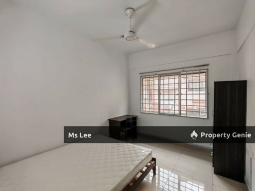 Male Room 2 RM600 @ 1st Floor Shop Apt-Sek 7-Shah Alam-near UITM-Ready Now