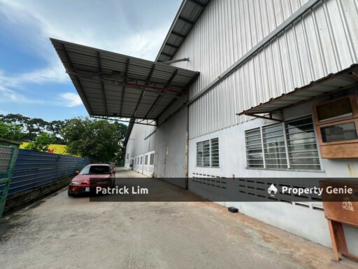 Factory / Warehouse For Rent @ Taman Perindustrian Krubong