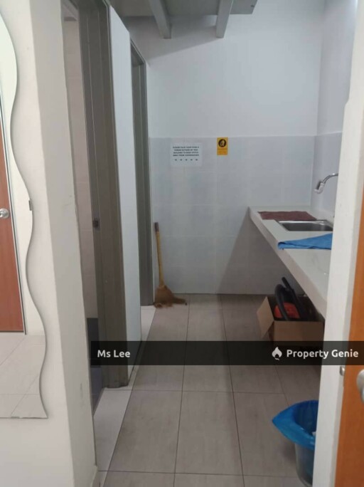 Office Room 8 RM560-Pusat Perdagangan Kuchai @ Kuchai Lama-Ready 15/11