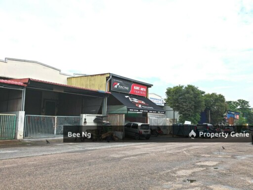 Kawasan Perindustrian Tanah Tampoi ( Jalan Kempas ) 1.5 Storey Terrace Factory
