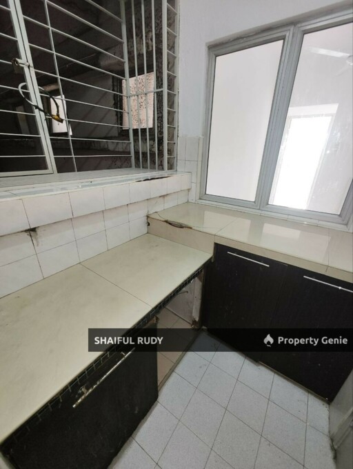 WANT TO SELL. PARK AVENUE CONDOMINIUM DAMANSARA DAMAI