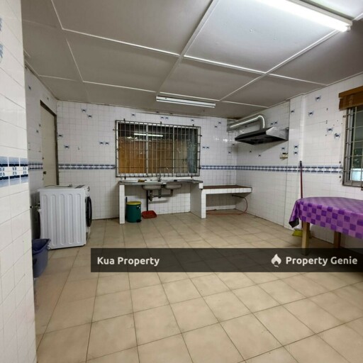 Double Storey Detached House For Sale Location: Jalan Chong Choon, Krokop, Miri