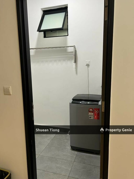Twin Tower Residence 2 Bed Unit for Rent!