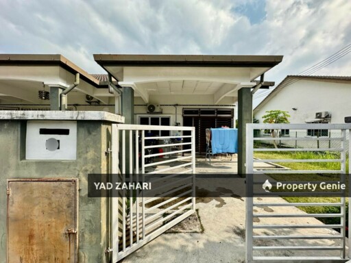 Seksyen 30, Shah Alam | 1-Storey Terrace 4 Bedrooms | RM425K - Endlot with 15Ft Extra Land & Bebas Banjir