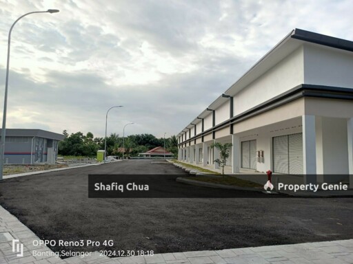 Freehold Brand New l Setingkat Kedai Di Pusat Komersial Olak Lempit, Banting