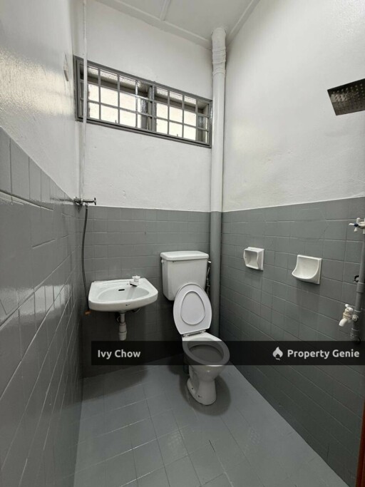 Taman Molek Single Storey Near Shop