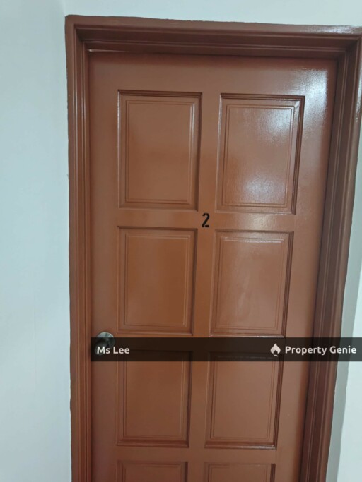 Female Room 2 RM550 @ 2nd Floor Shop Apt-Sek 7-Shah Alam-near UITM-Ready 15/10
