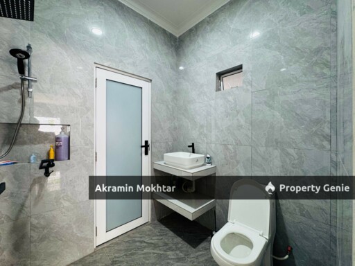 CORNER LOT Bungalow House 2 Storey Seksyen 6 Shah Alam Selangor