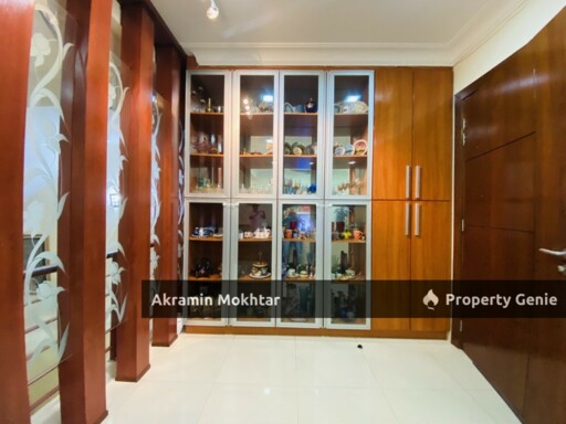 FREEHOLD & RENOVATED | SERING UKAY 2.5 STOREY SUPERLINK