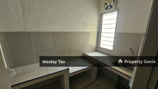 1.5 Corner Townhouse Cheng Freehold 3rooms Extra Parking No Face House