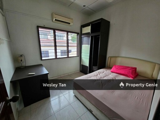 Cheng Lotus 2 Storey Terrace 5 Rooms Partly Furnish Easy Parking Access