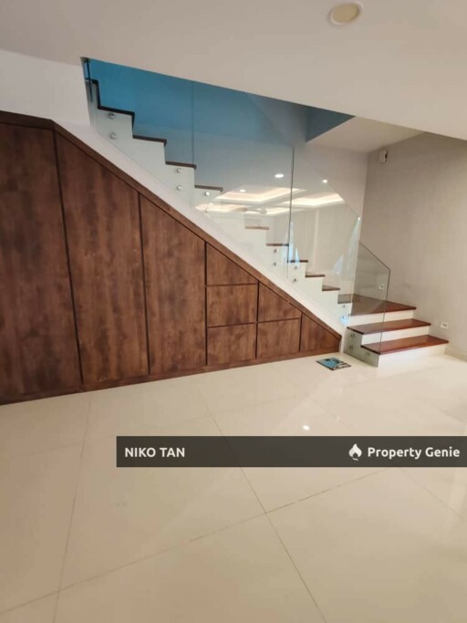 Jalan EJ 2sty Corner Lot For Rent