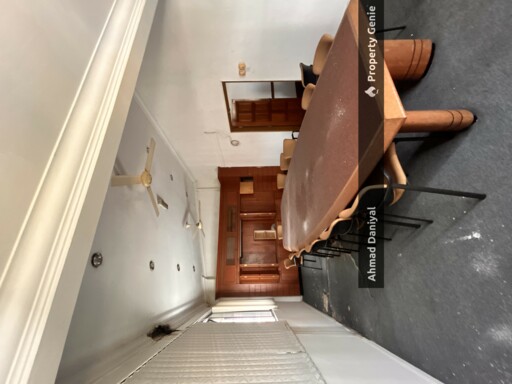 4 1/2 storey corner unit - Damai Kompleks Jalan Dato Hj Eusoff  KUALA LUMPUR For Sale