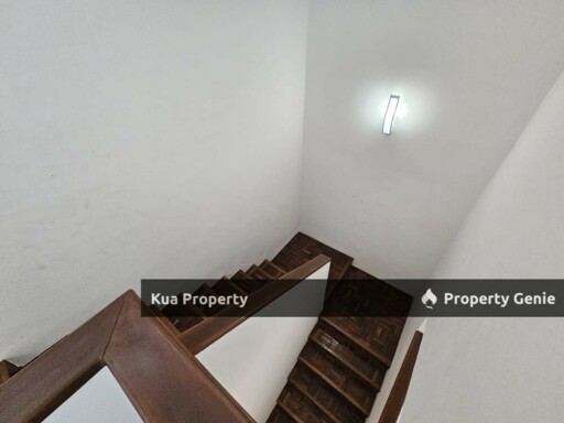 Double Storey Terrace Intermediate House at Tabuan Tranquility