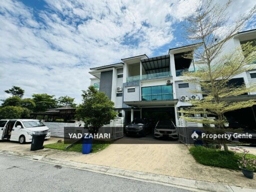 Aster Grove, Shah Alam | 3-Storey Superlink 5 Bedrooms | RM1.1M - Freehold, Below MV & Spacious Parking