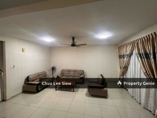 For Rent RM 2,700 (nego)🏠 Double Storey Terrace House 📍Rini Heights