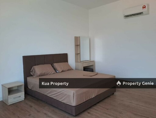 Alyvia Residence Upper Unit Townhouse at Northbank, Tabuan Tranquility
