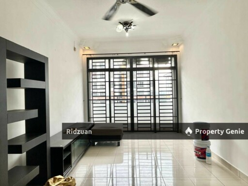 Kipark Apartment 3R2B for Sale
