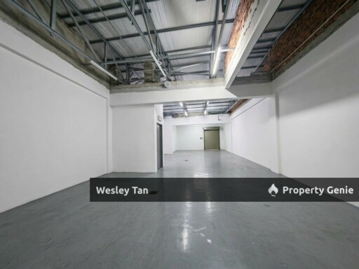 Main Road End Shoplots Opposite AEON Bandaraya Melaka For Rent