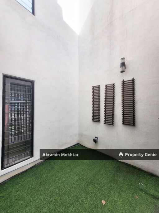 Gated & Guarded | 2.5 Storey Terrace, Frangipani Cahaya Alam, Seksyen U12, Shah Alam