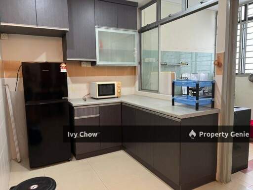 Kipark Tampoi Room for Rent