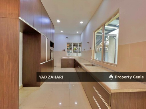 Kemuning Residence, Shah Alam | Bungalow 6 Bedrooms | RM1.35M - Partly Furnished and Nearby Surau