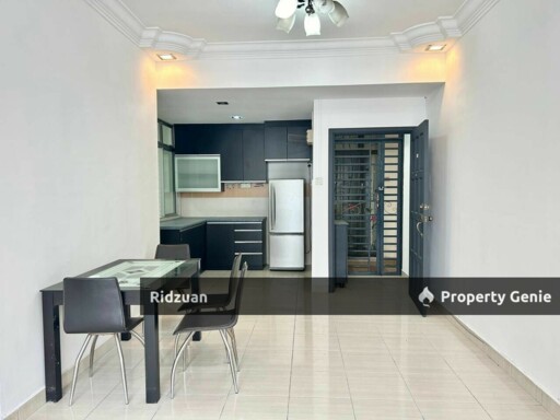 Kipark Apartment 3R2B for Sale