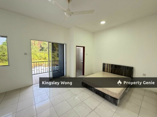 Pengkalan Station 18 Double Storey Terrace House Basic Unit Facing Empty Land