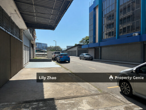 Warehouse / Showroom / Office, 6,400 sq ft Light Industrial 2-Storey Shop Lot📍Sadong Jaya, KK City Centre