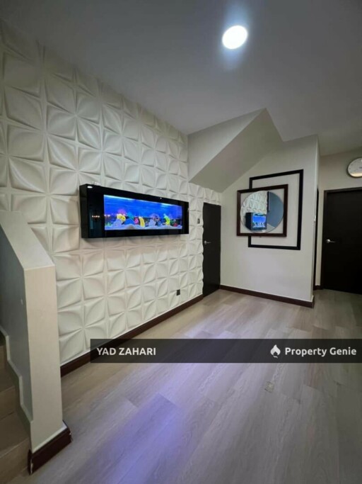 Taman Impian Sutera 2, Seksyen 30 Shah Alam | 2-Storey Semi-D 5 Bedrooms | RM1.1M - Partial Furnished, Renovated and Near Masjid