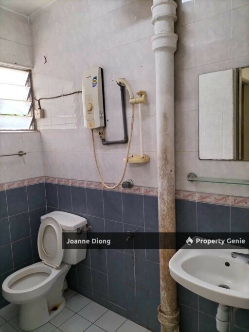 SS22 PJ Double Storey House
