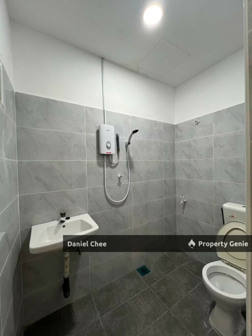 Near to Aeon Kinta City Renovated Terrace For Rent