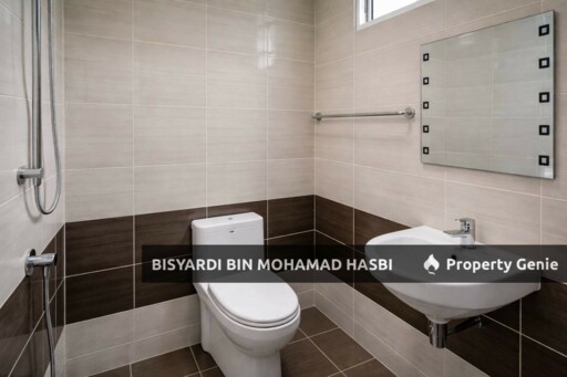 "Fully Renovated - Walking Distance to Surau Jumaat Ar-Raudhah" Double Storey Semi Detached House Taman Impian Makmur, Saujana Impian, Kajang.