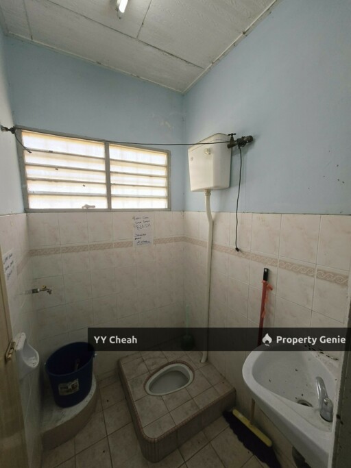Taman Ipoh / Bercham 2.5 Storey Terrace For Sale, Strategic Location, Auto gate