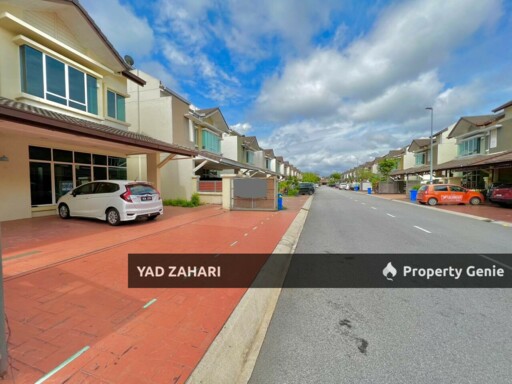 Kemuning Residence, Shah Alam | Bungalow 6 Bedrooms | RM1.35M - Partly Furnished and Nearby Surau