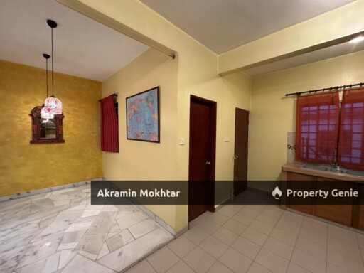 22x75 Facing Open Renovated Teres 2 Tingkat Putra Bistari, Putra Heights