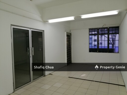 Good Location First Floor Office Lot in Bandar Baru Sentul For Rent